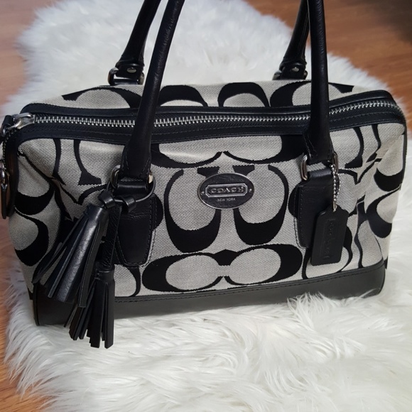 Like new Coach bag - Picture 6 of 6